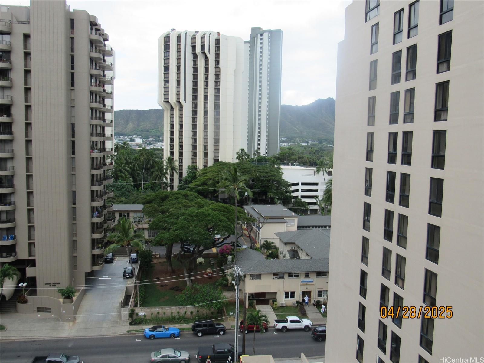 303 Liliuokalani Ave Honolulu - Rental - photo 2 of 15