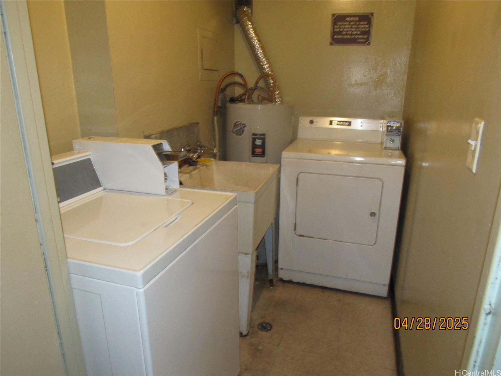 303 Liliuokalani Ave Honolulu - Rental - photo 14 of 15