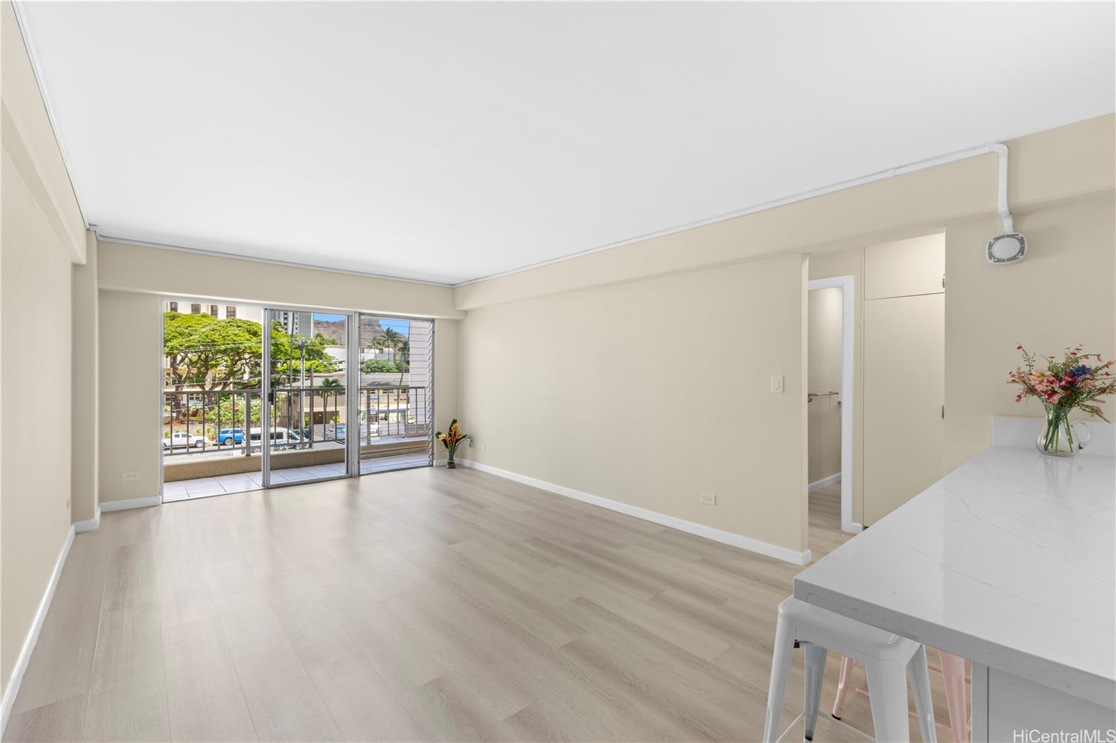 King Kalani condo # 304, Honolulu, Hawaii - photo 6 of 22