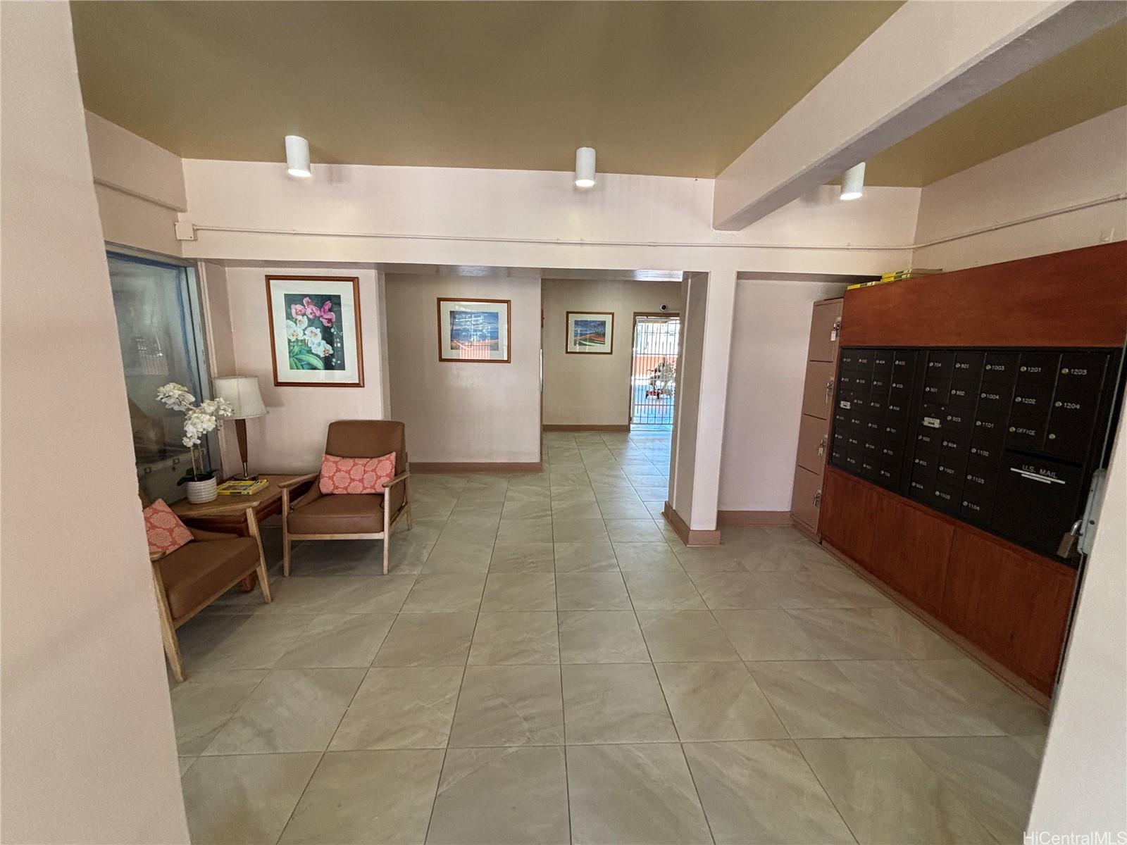 303 Liliuokalani Ave Honolulu - Rental - photo 9 of 10