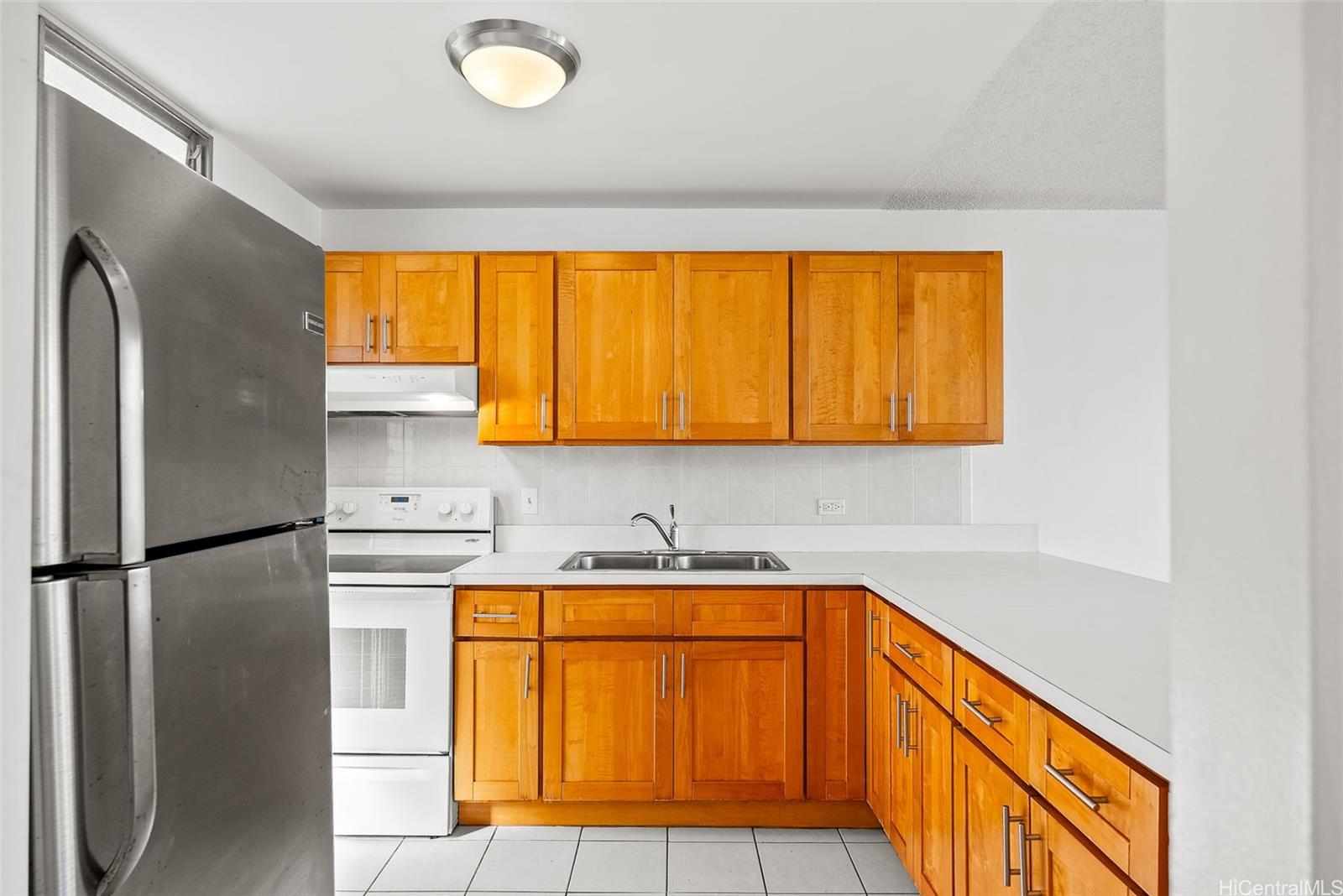 Lakeside Manor condo # 301, Honolulu, Hawaii - photo 12 of 16