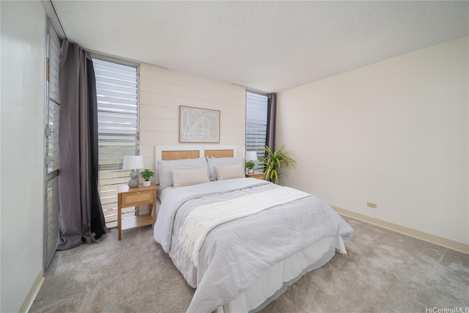 Lakeside Manor condo # 907, Honolulu, Hawaii - photo 12 of 25