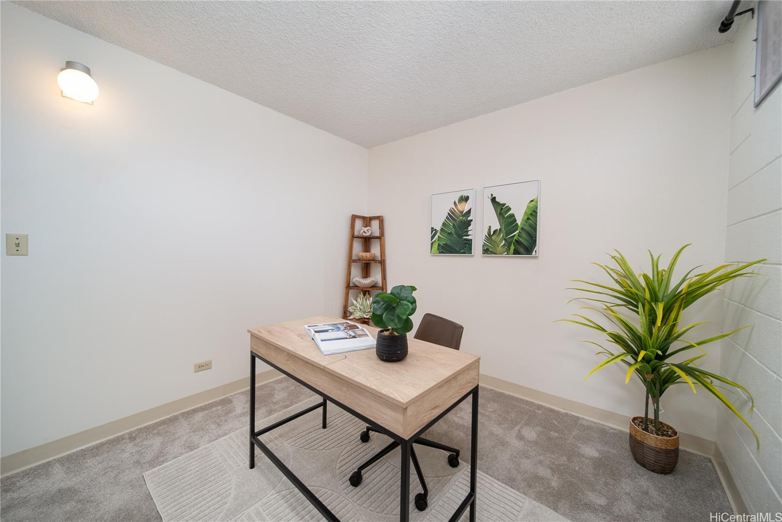 Lakeside Manor condo # 907, Honolulu, Hawaii - photo 17 of 25