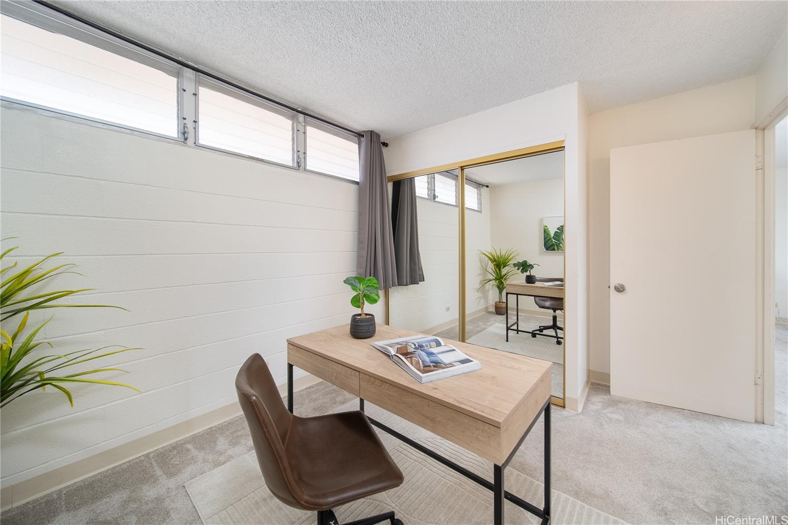 Lakeside Manor condo # 907, Honolulu, Hawaii - photo 18 of 25