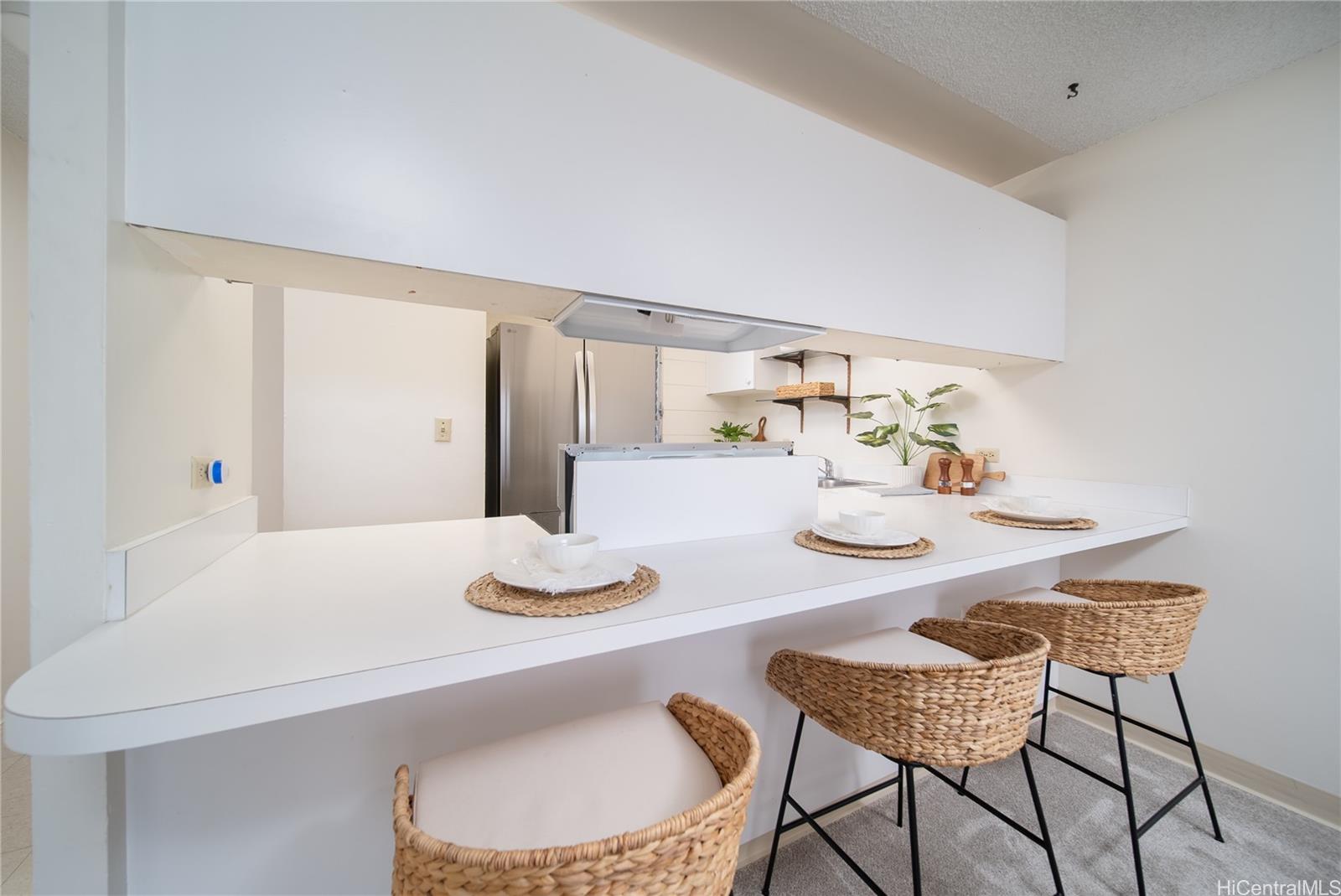 Lakeside Manor condo # 907, Honolulu, Hawaii - photo 7 of 25