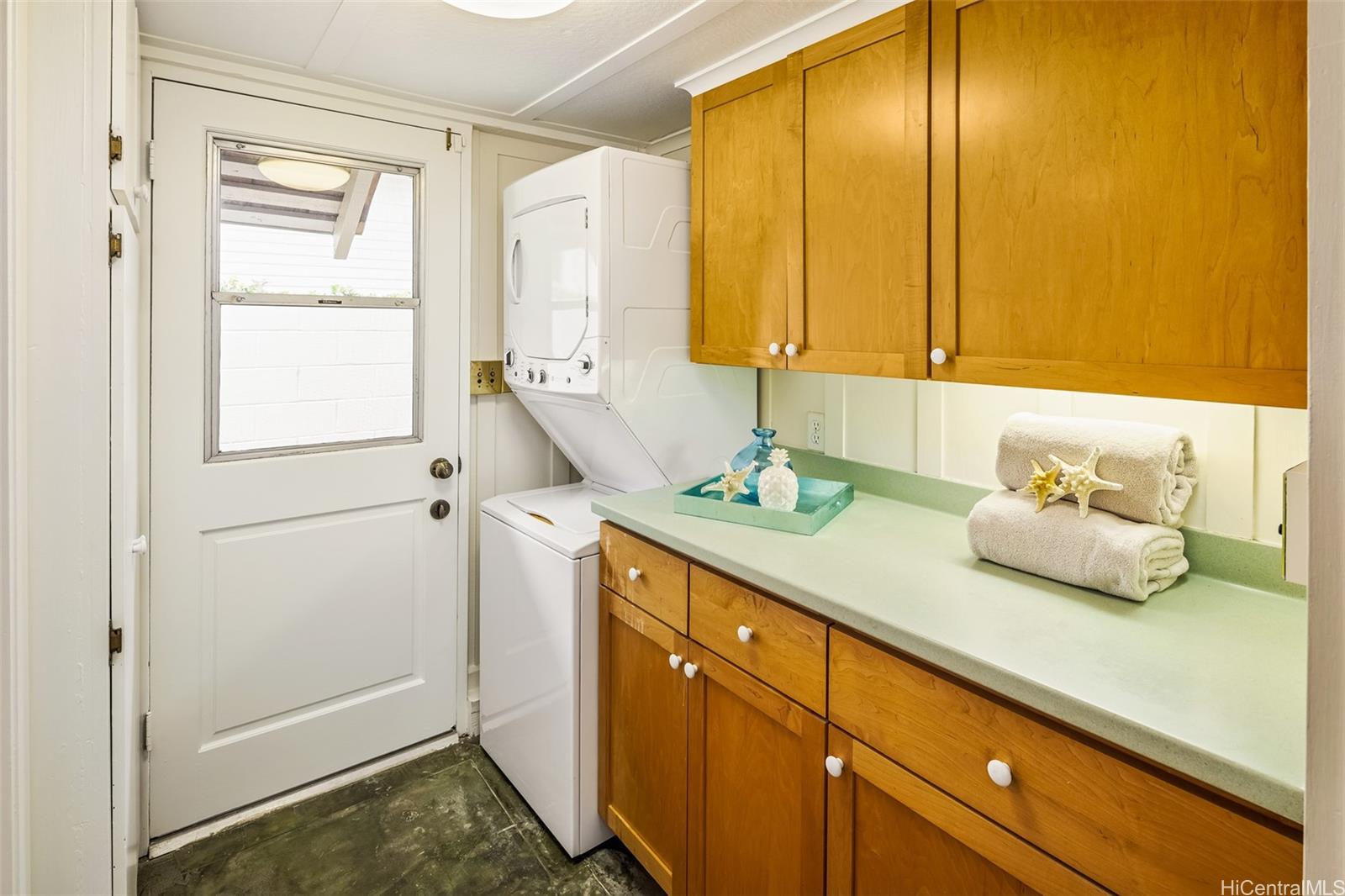 3030 Kalakaua Ave Honolulu - Rental - photo 17 of 24