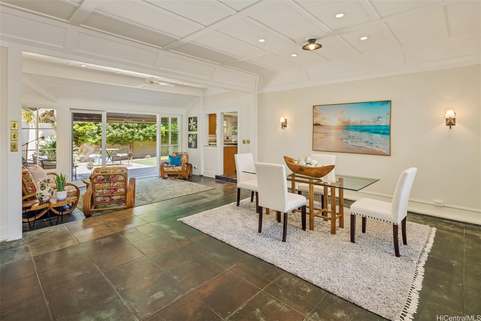 3030 Kalakaua Ave Honolulu - Rental - photo 3 of 24