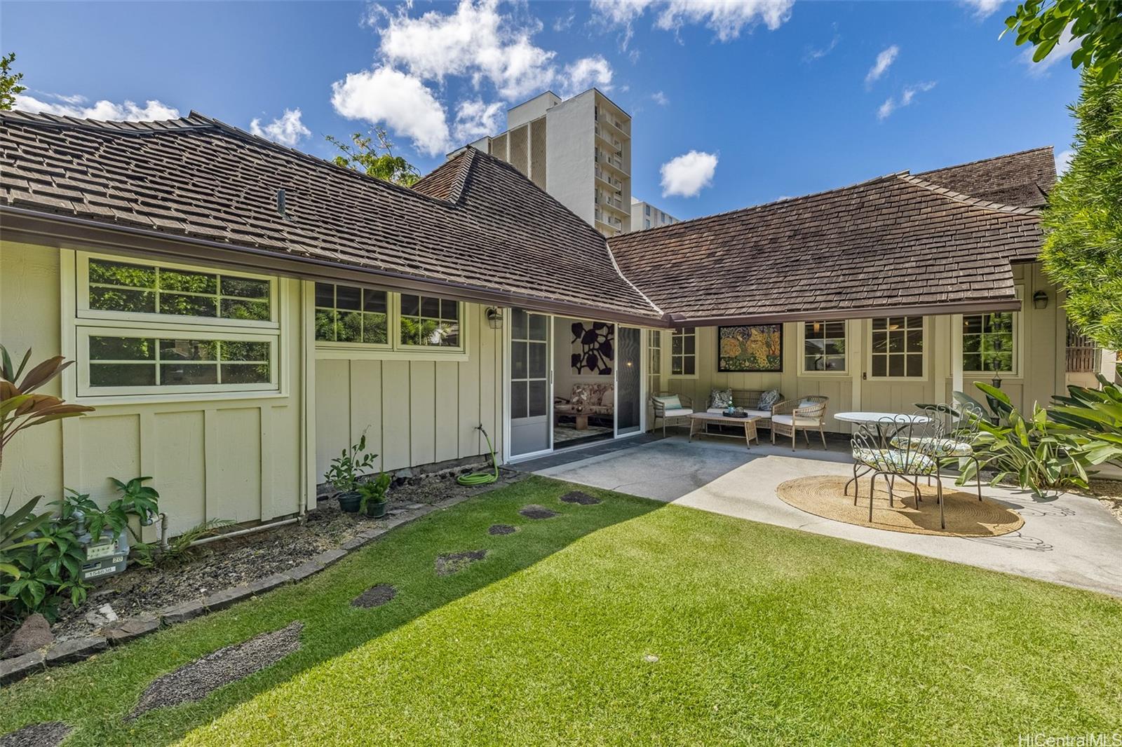 3030 Kalakaua Ave Honolulu - Rental - photo 8 of 24