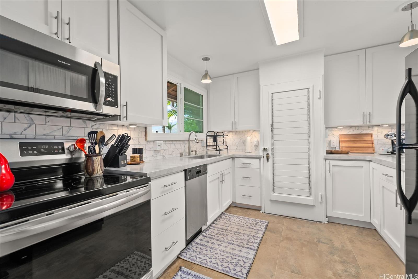 3038  Waipuna Rise Manoa-woodlawn, Honolulu home - photo 9 of 25