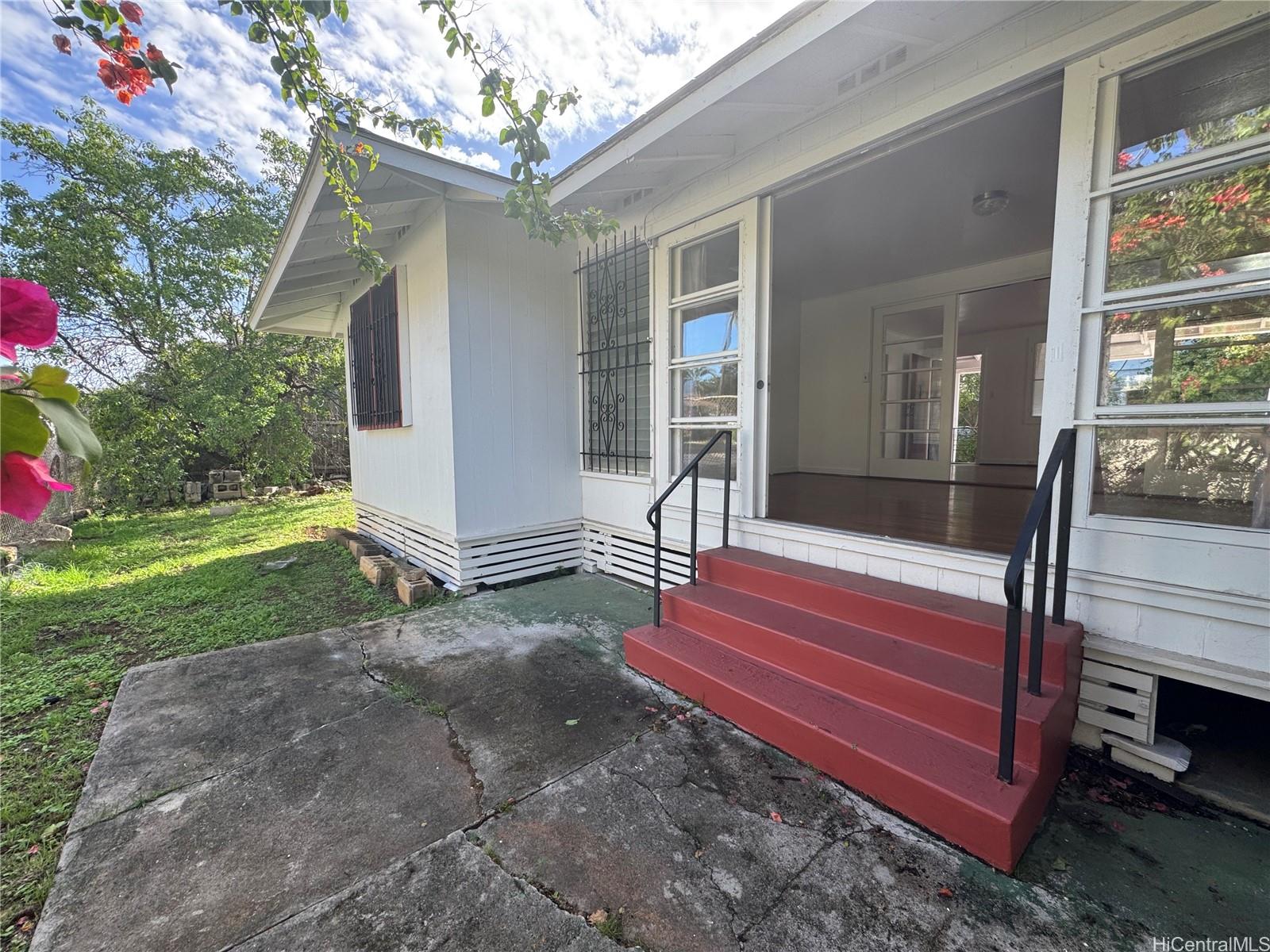 3040 Lakimau St Honolulu - Rental - photo 11 of 12