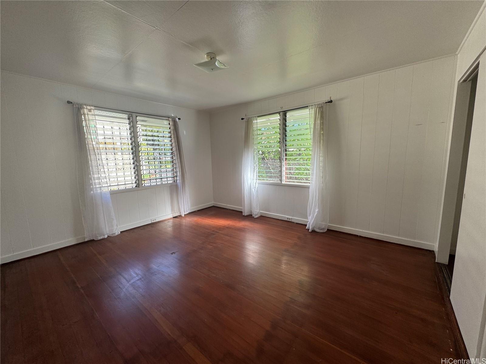 3040 Lakimau St Honolulu - Rental - photo 4 of 12