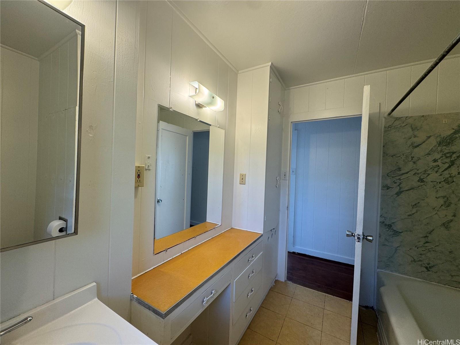 3040 Lakimau St Honolulu - Rental - photo 6 of 12