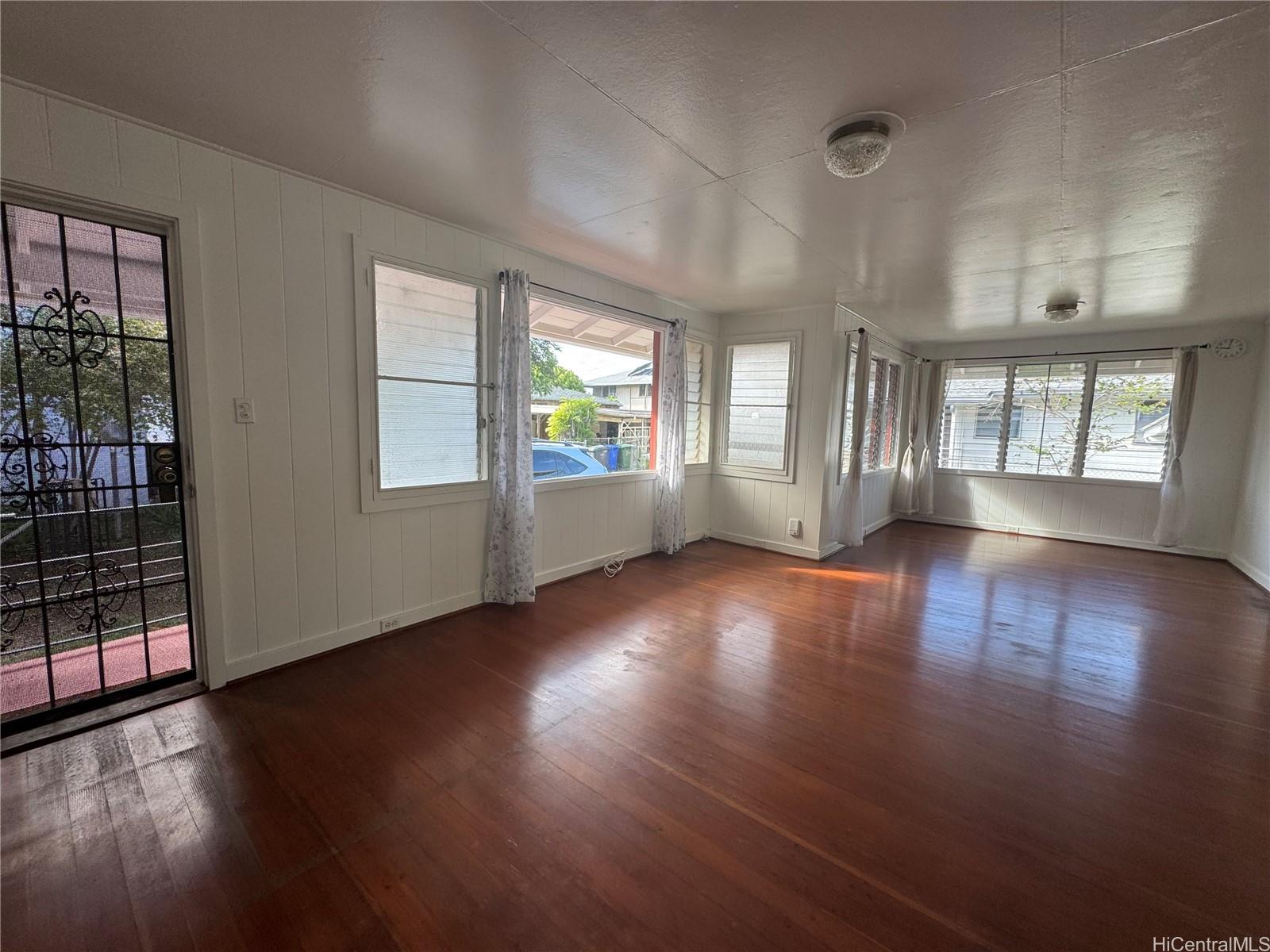 3040 Lakimau St Honolulu - Rental - photo 8 of 12