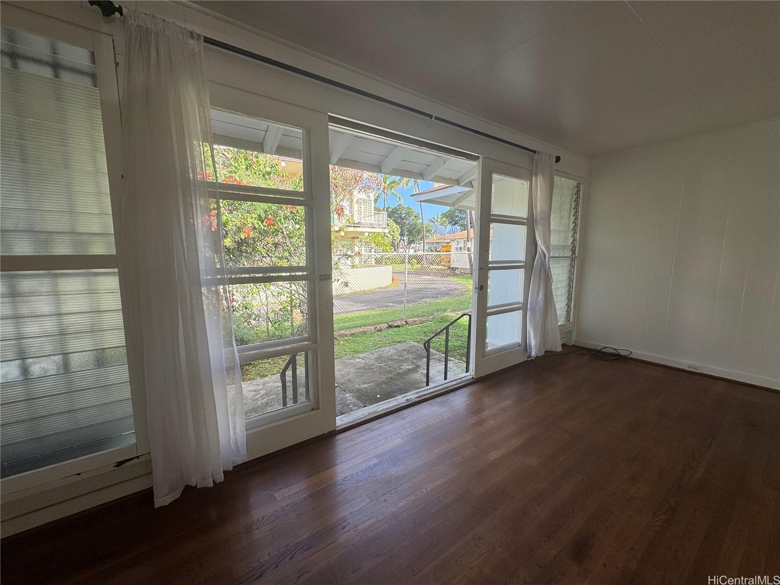 3040 Lakimau St Honolulu - Rental - photo 9 of 12