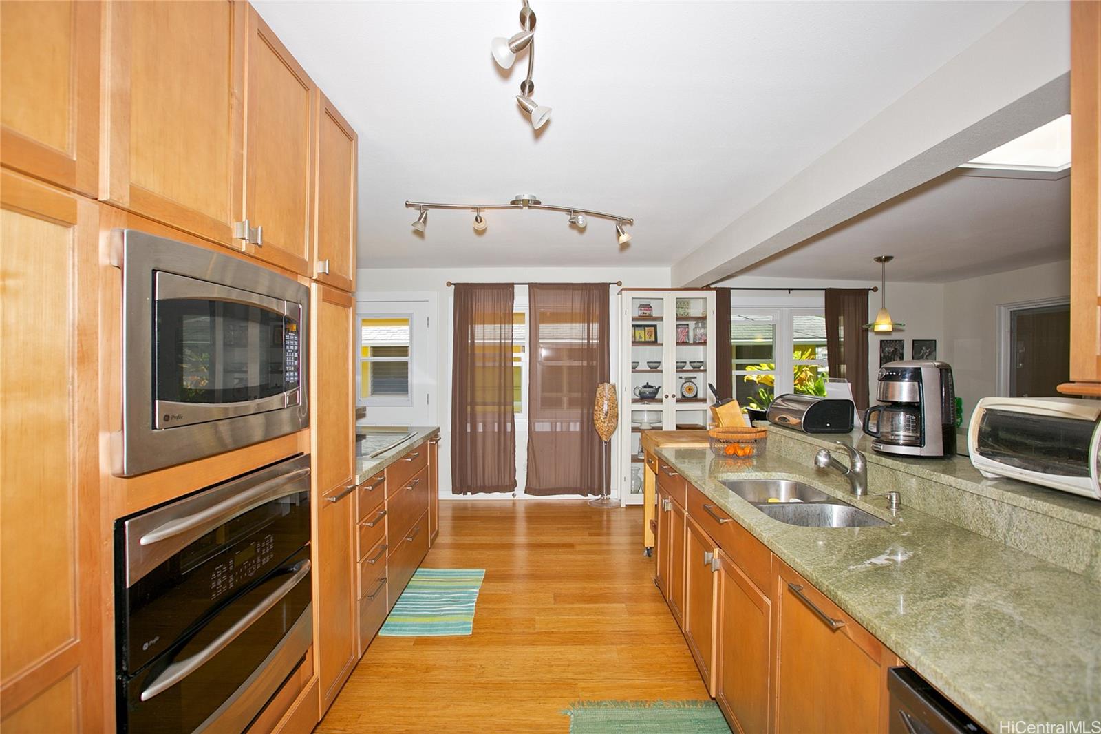 3043 Alencastre Pl Honolulu - Rental - photo 2 of 24