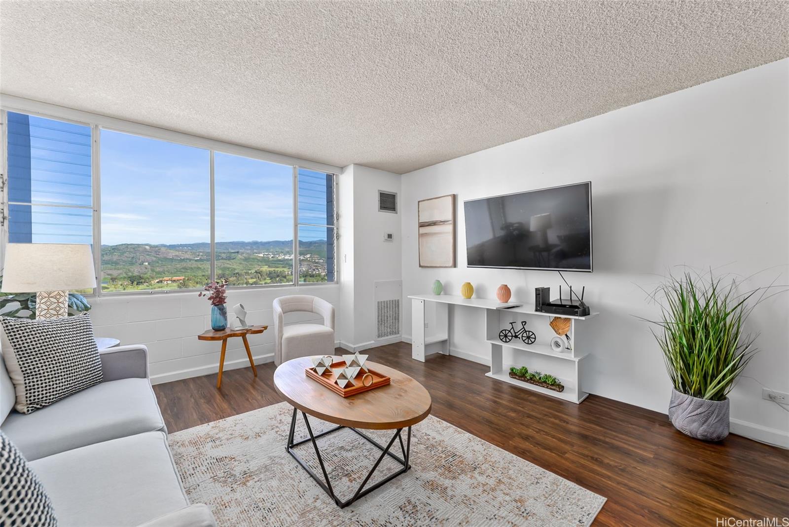 Harbour Ridge condo # 1305, Honolulu, Hawaii - photo 3 of 24