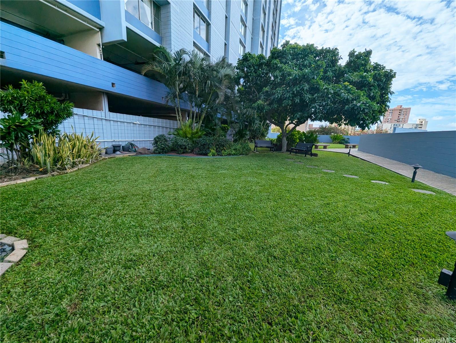 Harbour Ridge condo # 1607, Honolulu, Hawaii - photo 8 of 13