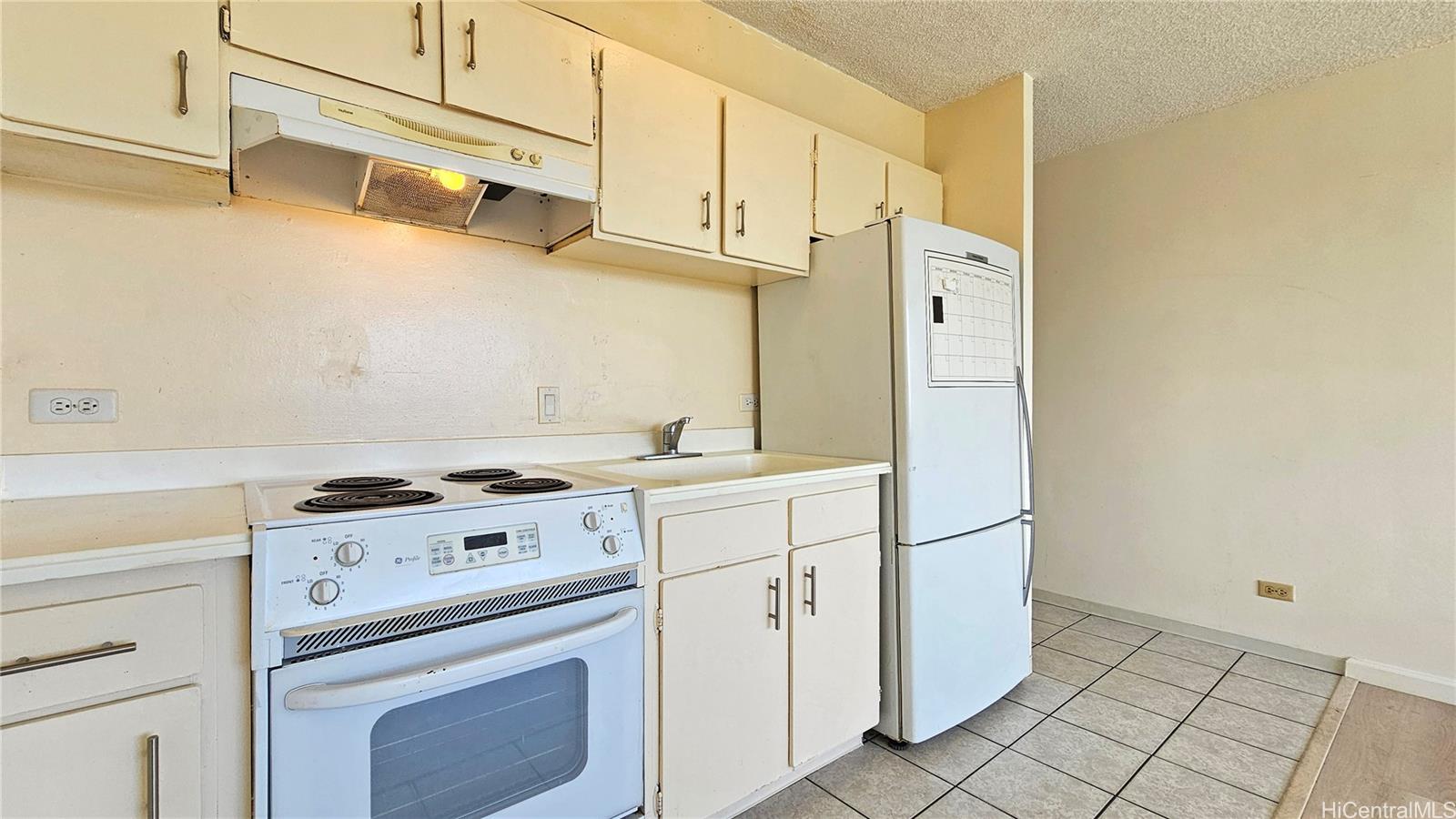 Harbour Ridge condo # 1613, Honolulu, Hawaii - photo 8 of 20