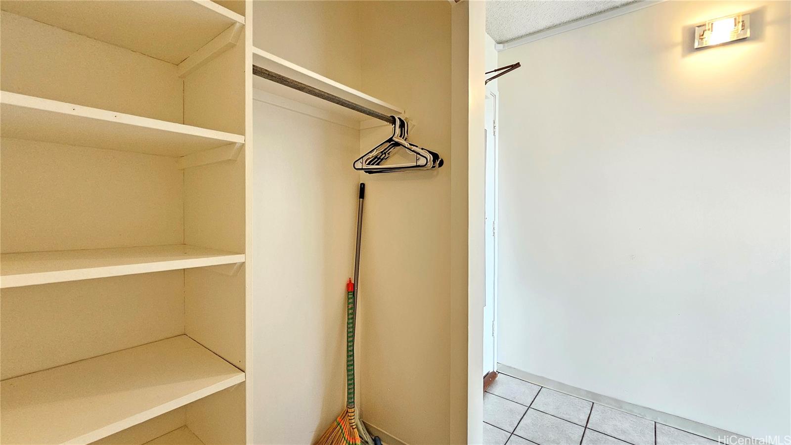 Harbour Ridge condo # 1613, Honolulu, Hawaii - photo 9 of 20