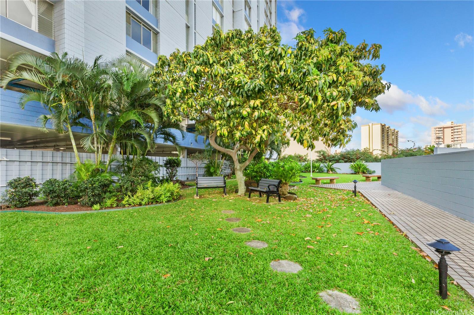 Harbour Ridge condo # 1701, Honolulu, Hawaii - photo 20 of 24
