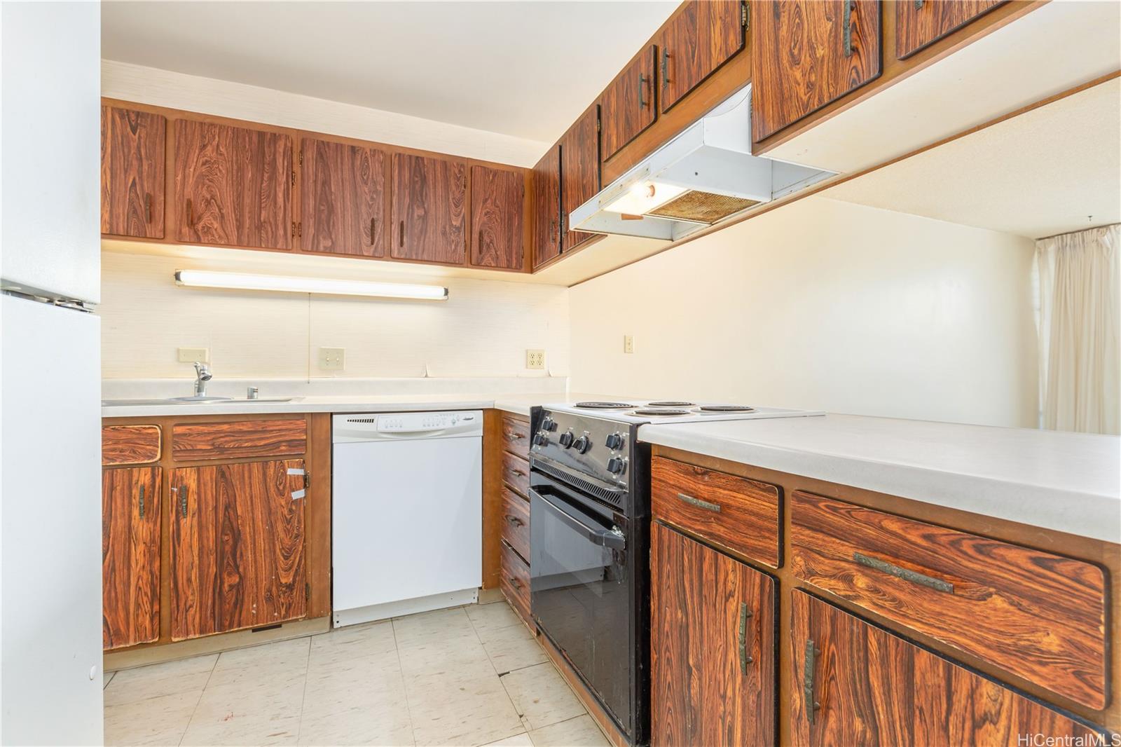 Harbour Ridge condo # 1701, Honolulu, Hawaii - photo 4 of 24