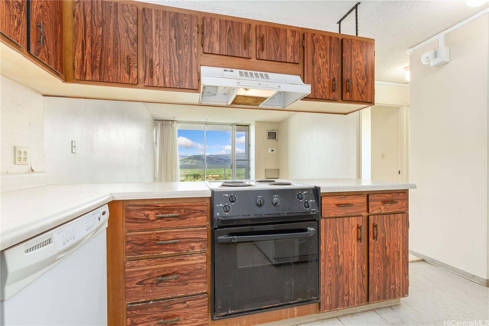 Harbour Ridge condo # 1701, Honolulu, Hawaii - photo 5 of 24