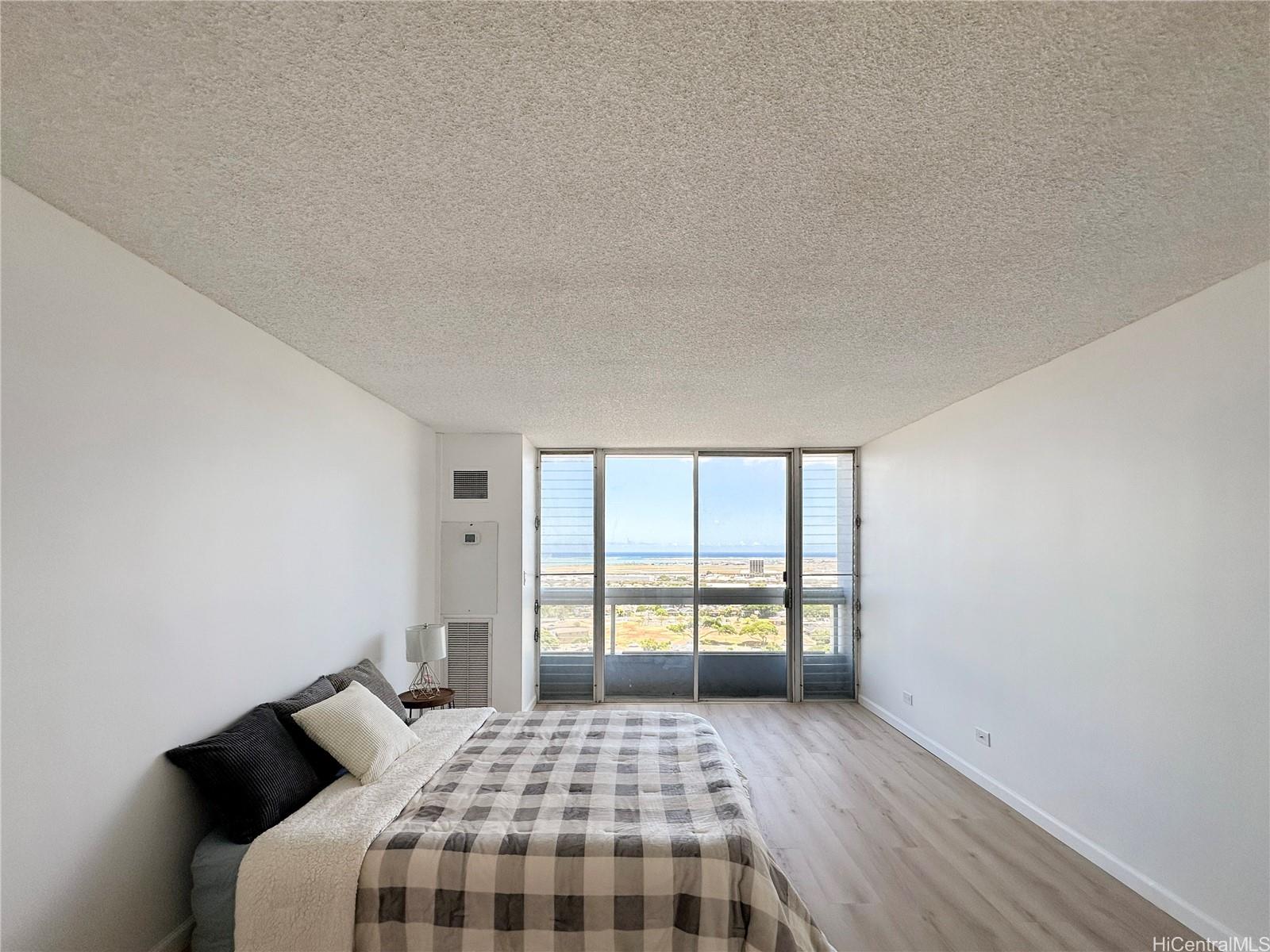 Harbour Ridge condo # 1814, Honolulu, Hawaii - photo 3 of 16