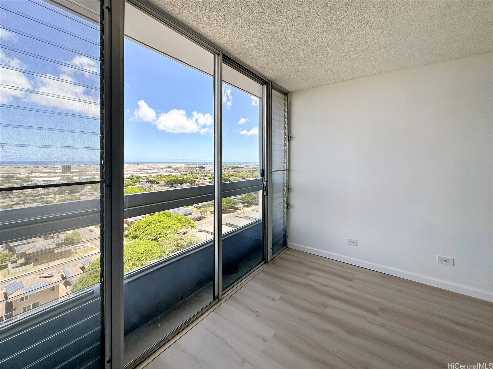 Harbour Ridge condo # 1814, Honolulu, Hawaii - photo 4 of 16