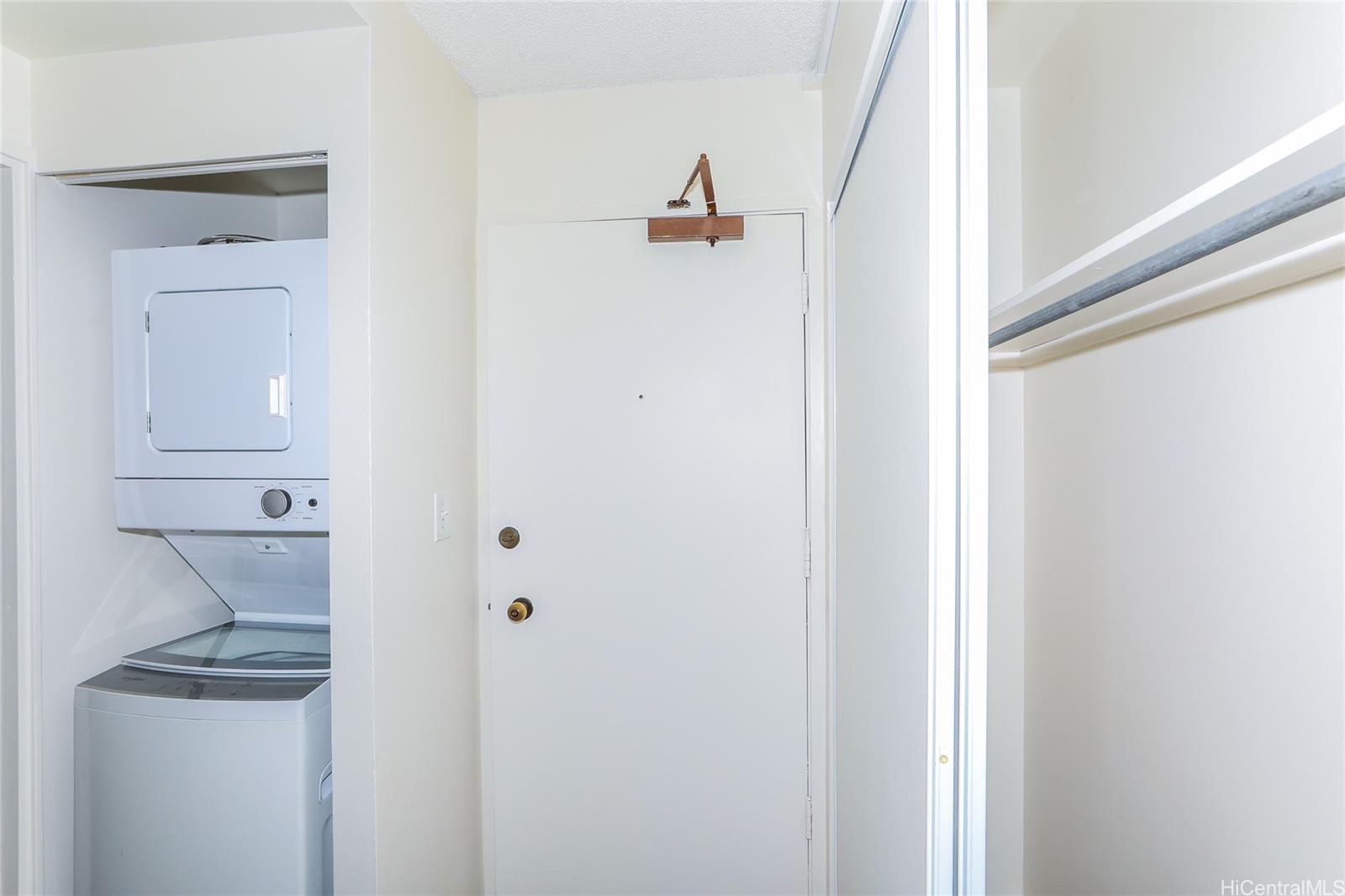 Harbour Ridge condo # 302, Honolulu, Hawaii - photo 14 of 17