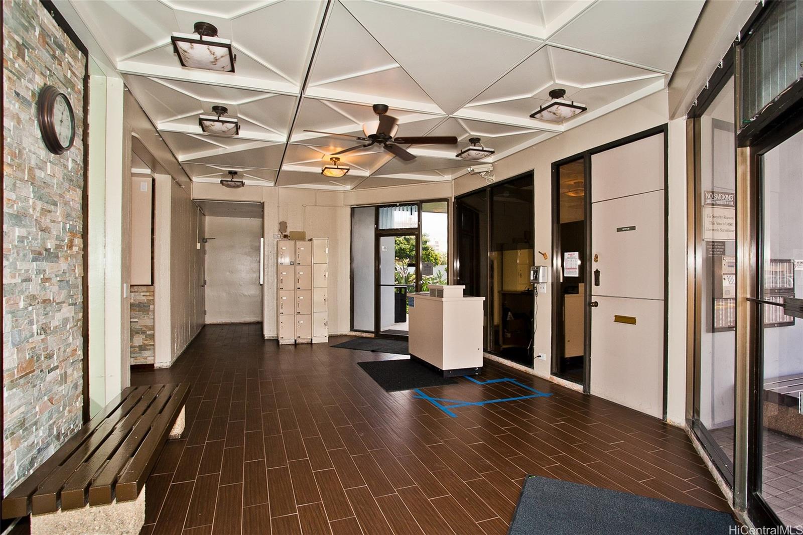 Harbour Ridge condo # 302, Honolulu, Hawaii - photo 3 of 17