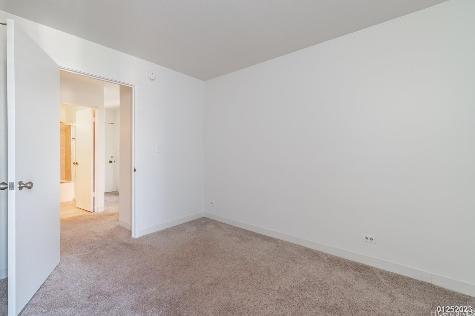 3045 Ala Napuaa Pl Honolulu - Rental - photo 13 of 22
