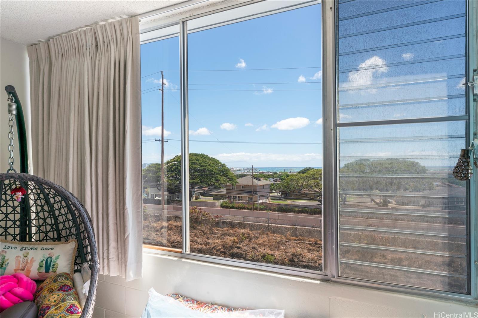 Harbour Ridge condo # 710, Honolulu, Hawaii - photo 4 of 25