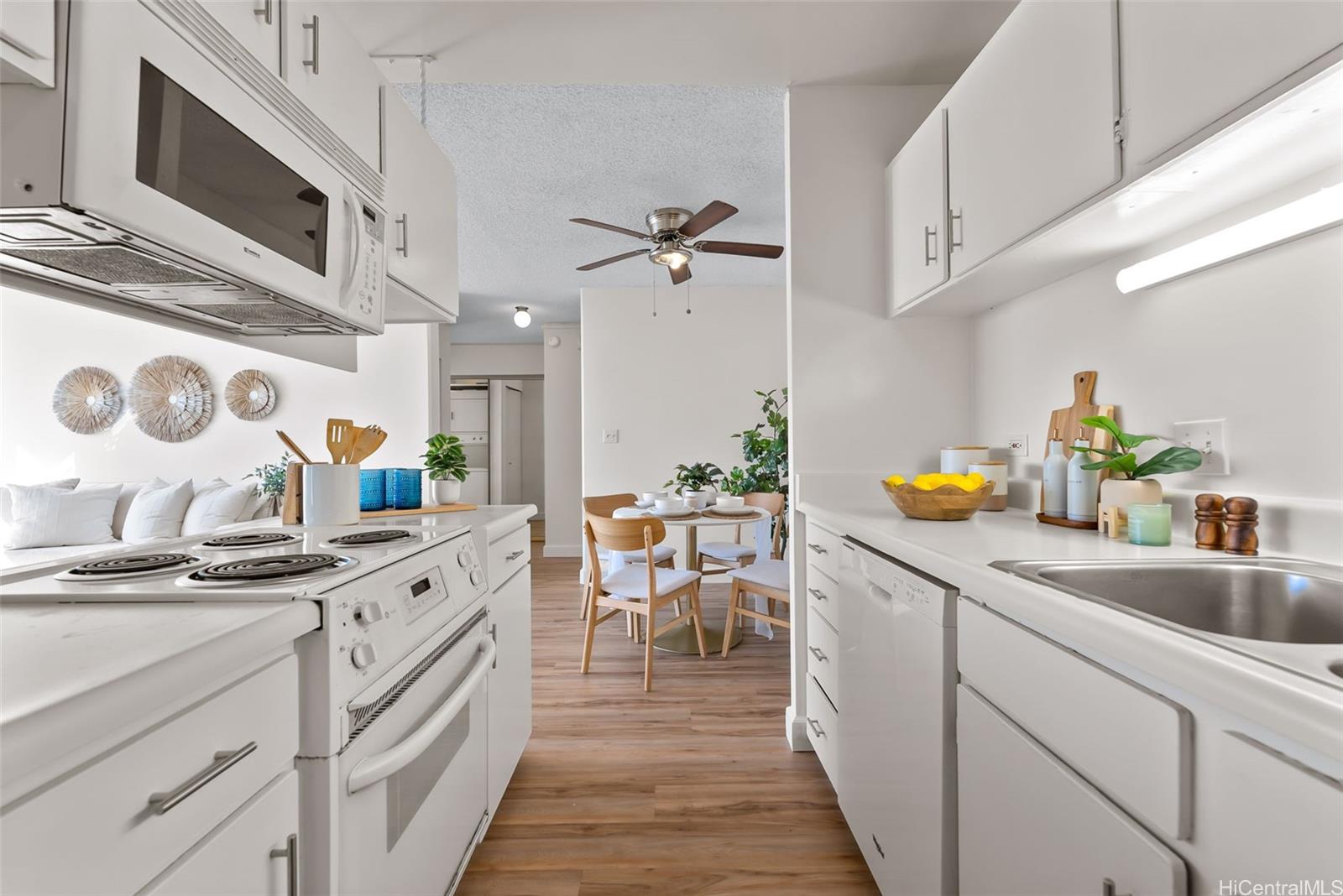 Harbour Ridge condo # 912, Honolulu, Hawaii - photo 7 of 19