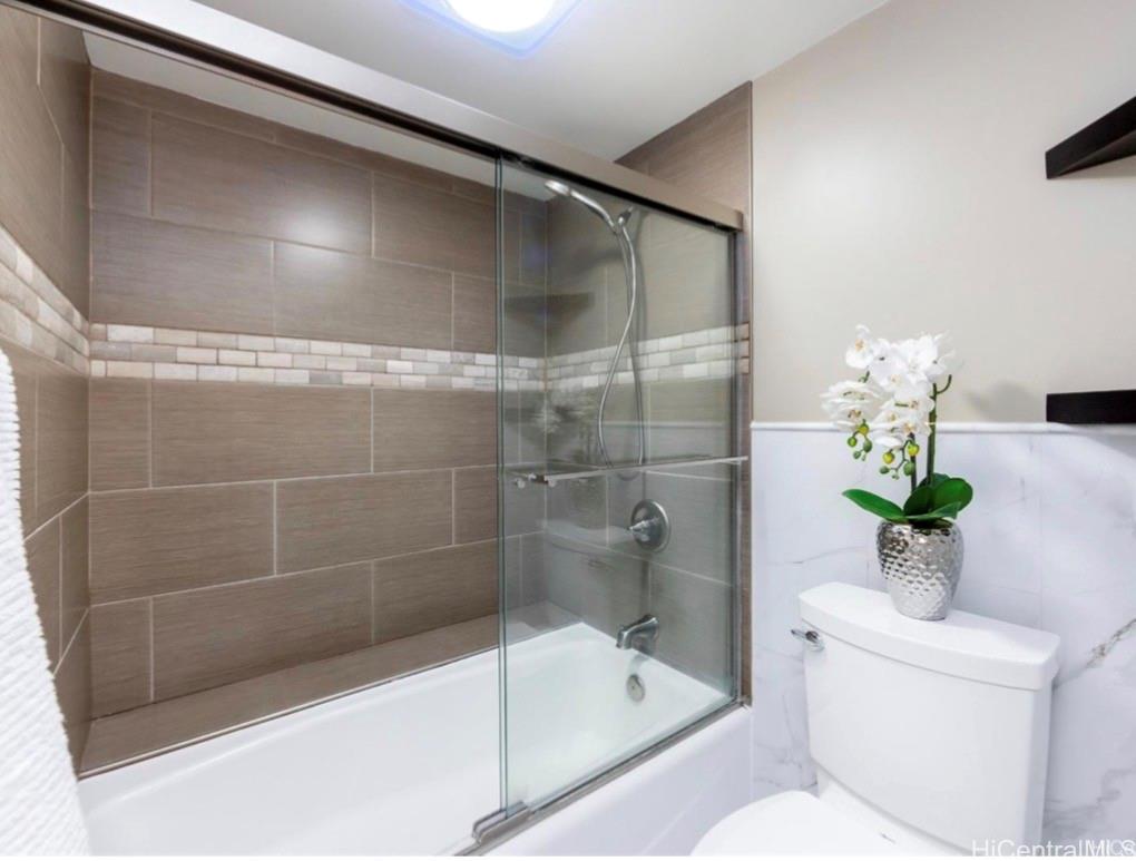 Country Club Vista condo # 17W, Honolulu, Hawaii - photo 11 of 15