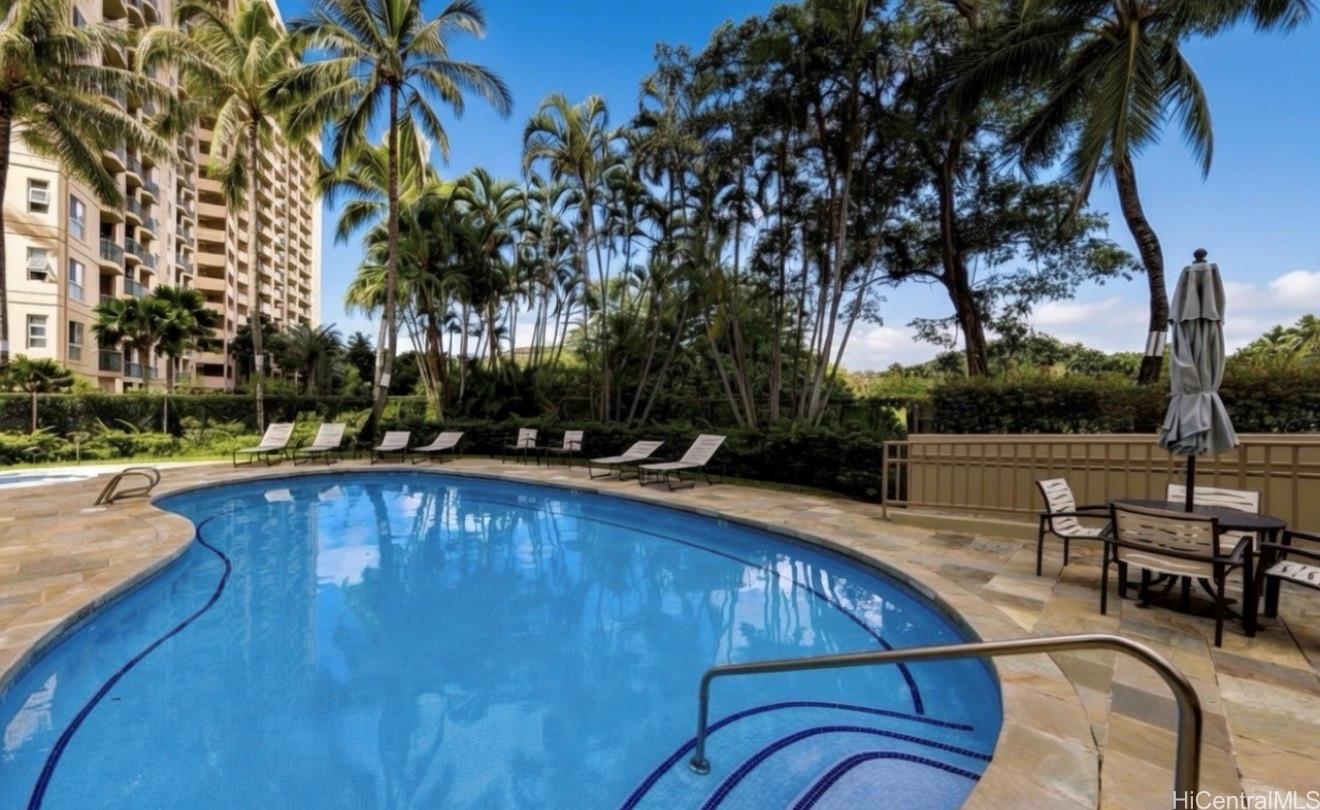 Country Club Vista condo # 17W, Honolulu, Hawaii - photo 12 of 16