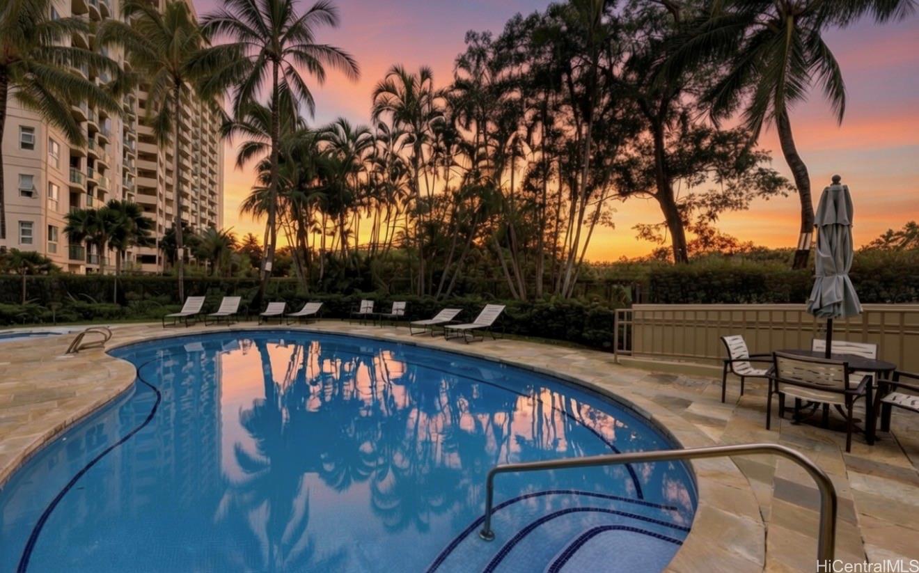 Country Club Vista condo # 17W, Honolulu, Hawaii - photo 13 of 16