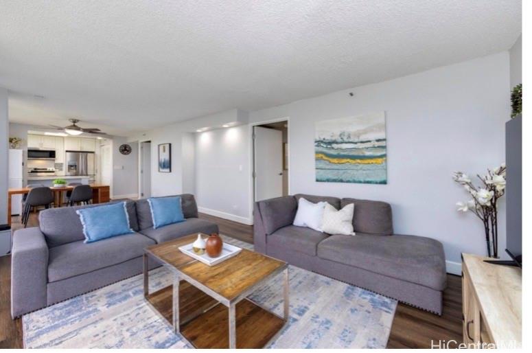 Country Club Vista condo # 17W, Honolulu, Hawaii - photo 3 of 15