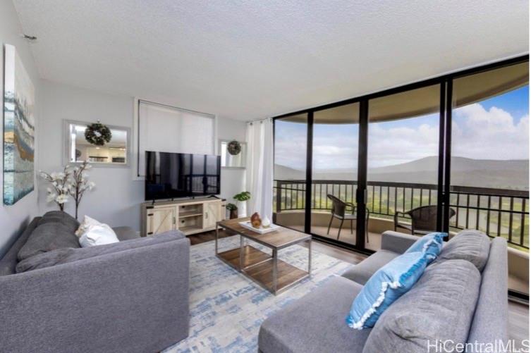 Country Club Vista condo # 17W, Honolulu, Hawaii - photo 4 of 15