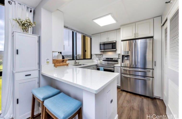 Country Club Vista condo # 17W, Honolulu, Hawaii - photo 4 of 16