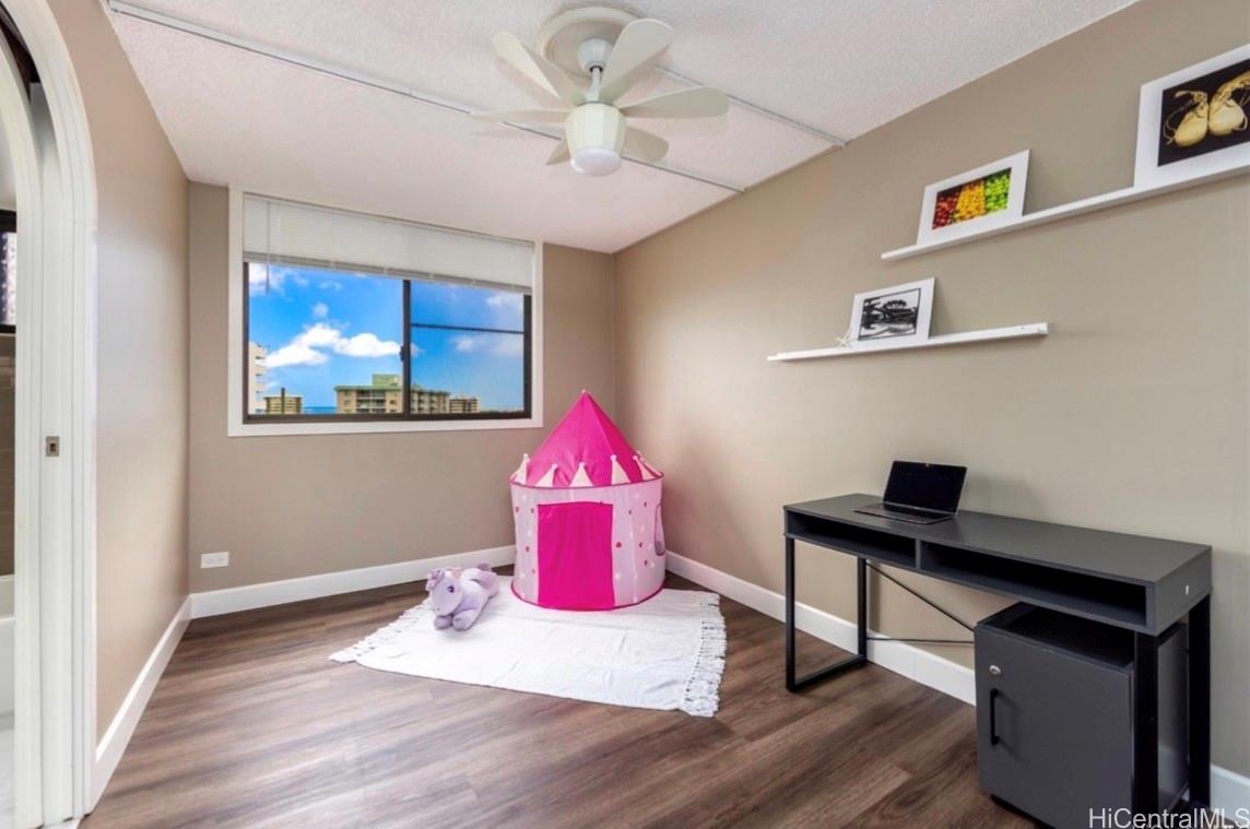 Country Club Vista condo # 17W, Honolulu, Hawaii - photo 9 of 16