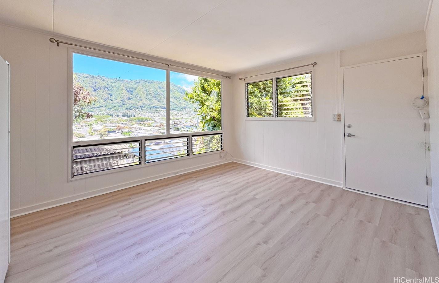 3050 Woolsey Pl Honolulu - Rental - photo 2 of 16