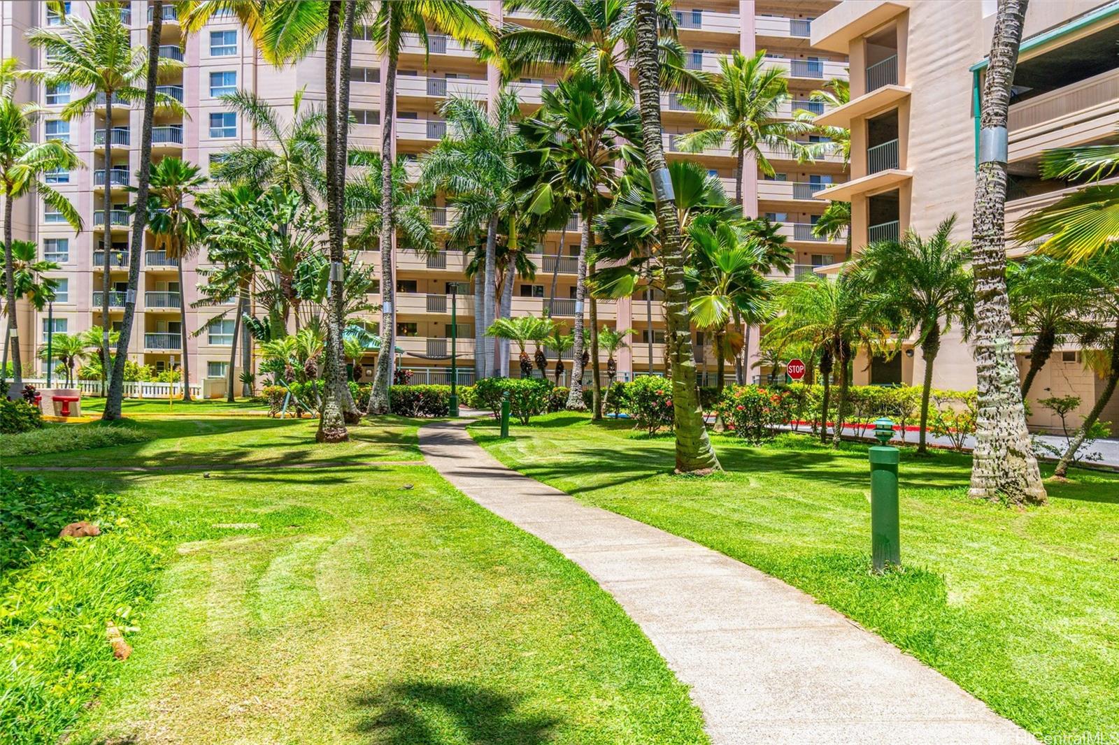 Country Club Village condo # 1901, Honolulu, Hawaii - photo 23 of 25