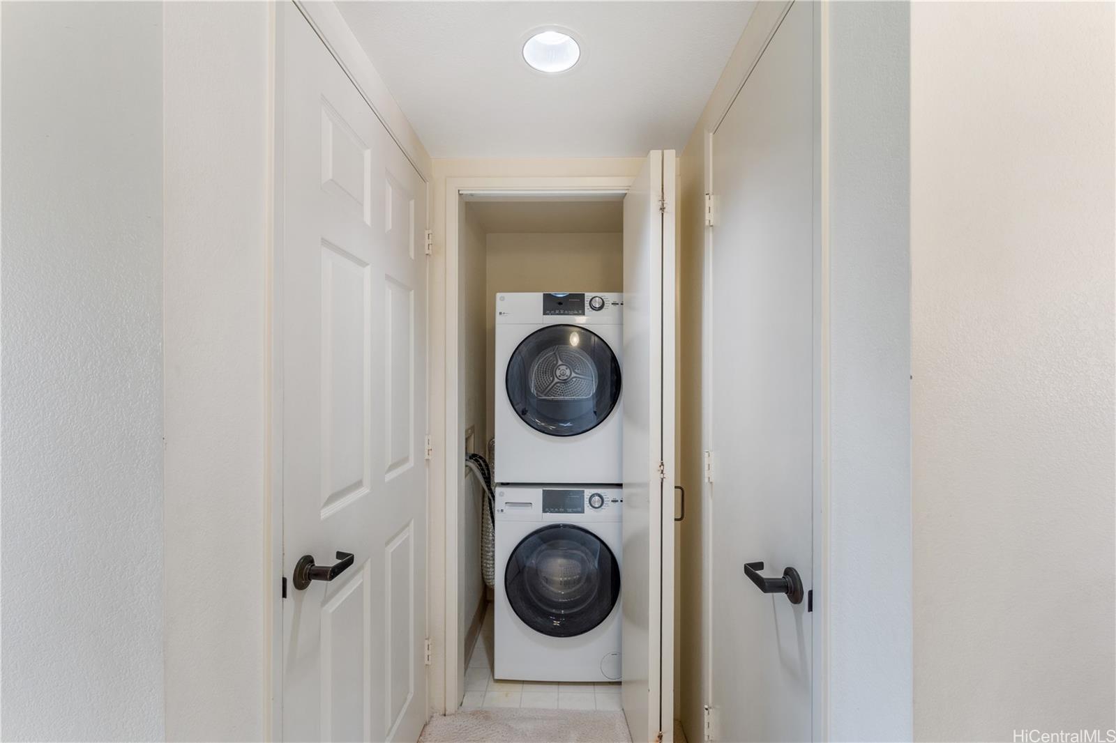 Country Club Village 4 condo # 1902, Honolulu, Hawaii - photo 19 of 25