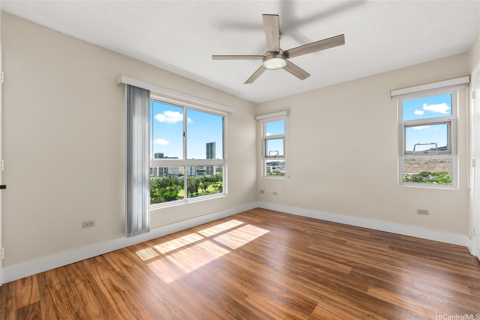 Country Club Village 2 condo # 2011, Honolulu, Hawaii - photo 15 of 18