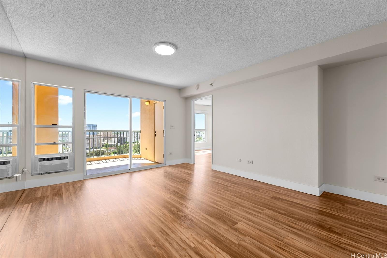 Country Club Village 2 condo # 2011, Honolulu, Hawaii - photo 6 of 18