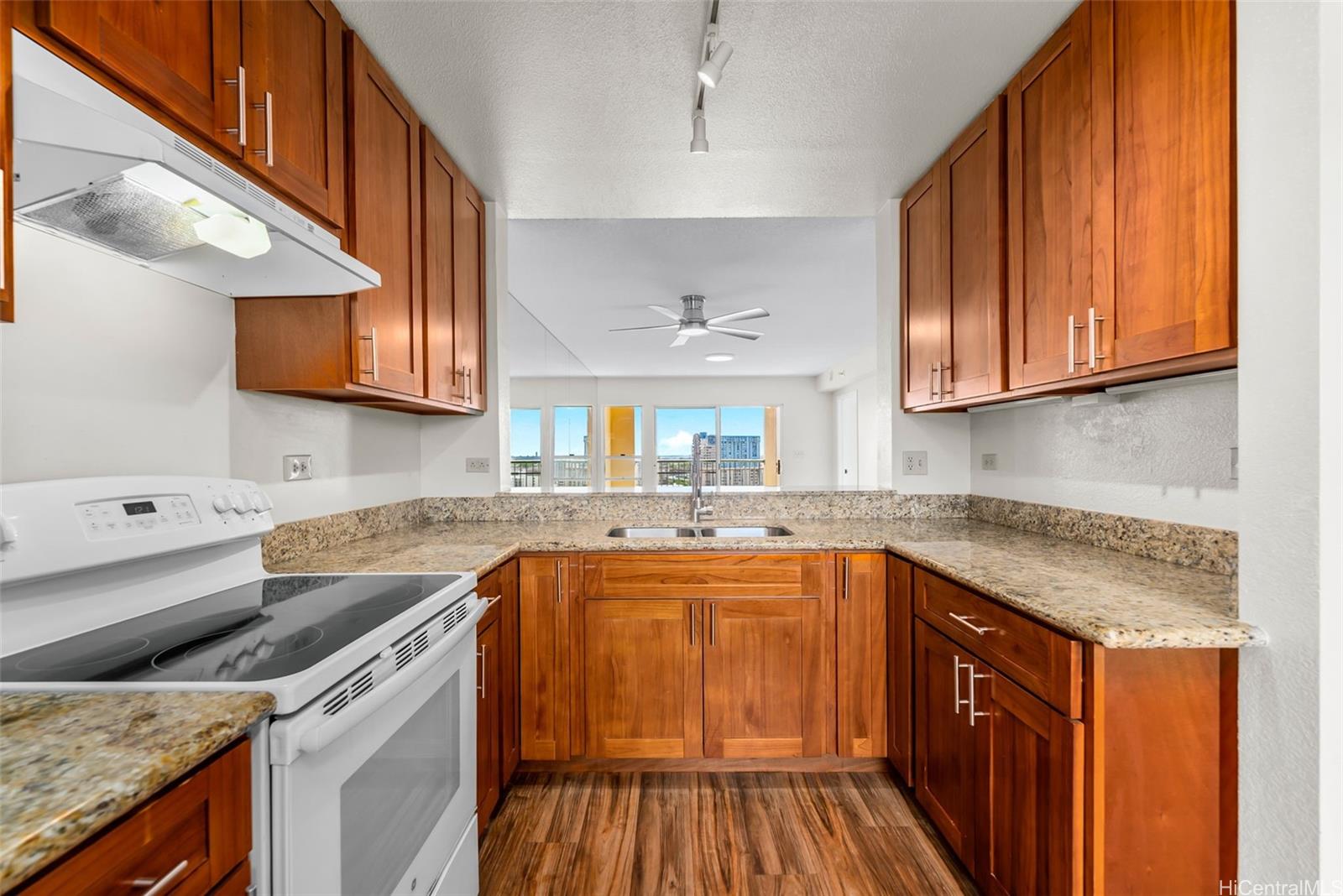 Country Club Village 2 condo # 2011, Honolulu, Hawaii - photo 10 of 18