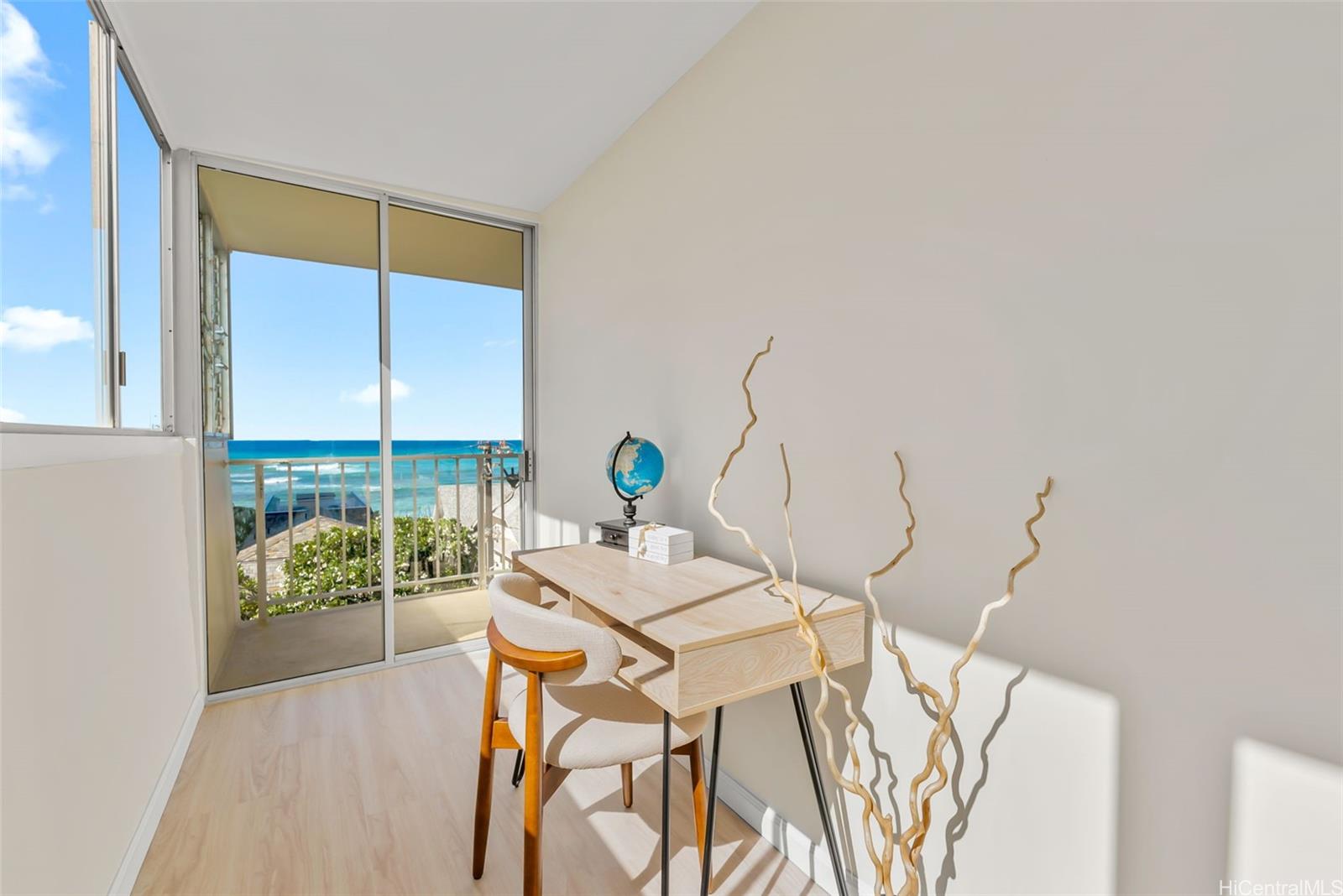 3056 Kalakaua condo # 5W, Honolulu, Hawaii - photo 13 of 25