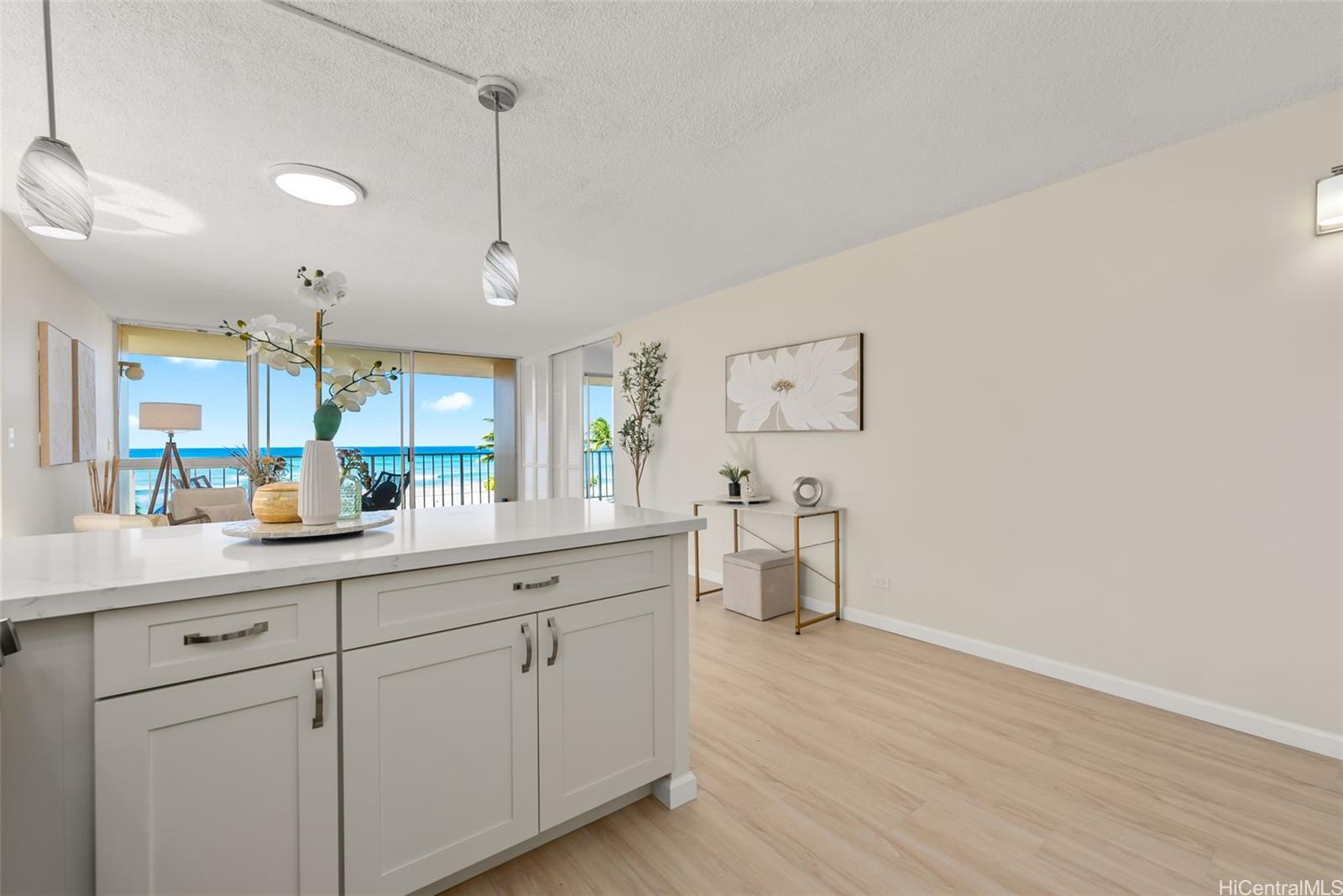 3056 Kalakaua condo # 5W, Honolulu, Hawaii - photo 15 of 25