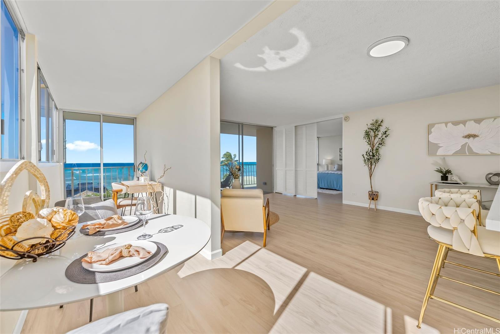 3056 Kalakaua condo # 5W, Honolulu, Hawaii - photo 17 of 25