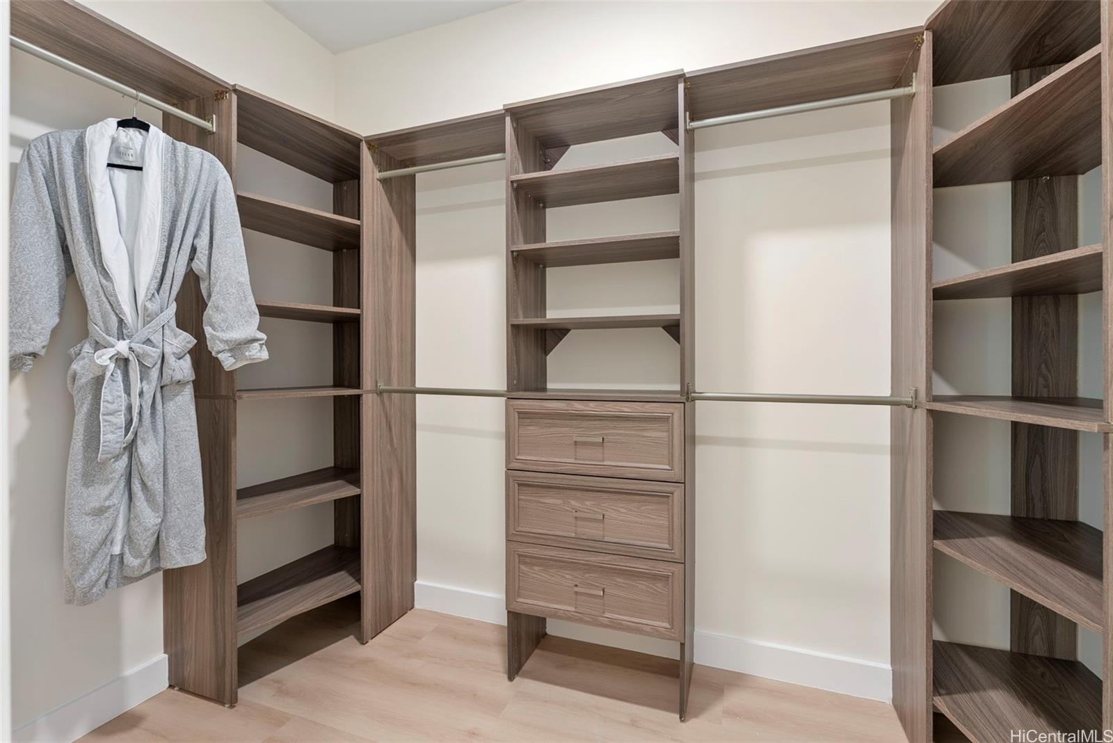 3061  Kahaloa Drive Manoa Area, Honolulu home - photo 17 of 24